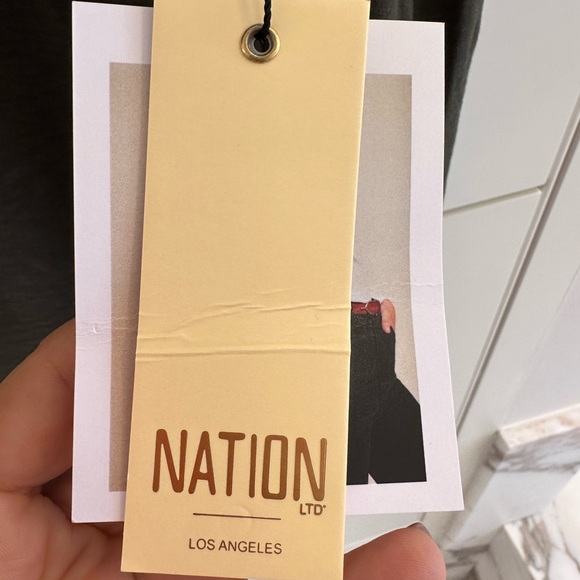 NATION LTD Penny tee with flounce sleeves in nori green xs nwt - Picture 5 of 8